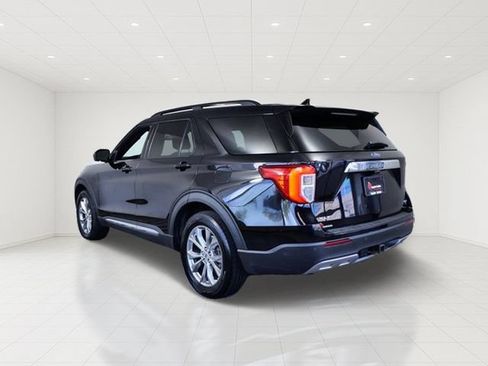 Certified 2020 Ford Explorer XLT w/ Equipment Group 202A AWD/4WD image 4