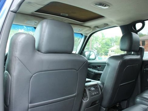 Used 2003 Chevrolet Avalanche 4x4 w/ Suspension Package, Off-Road image 29