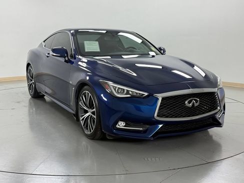 Used 2017 INFINITI Q60 3.0t w/ Cargo Package RWD image 4