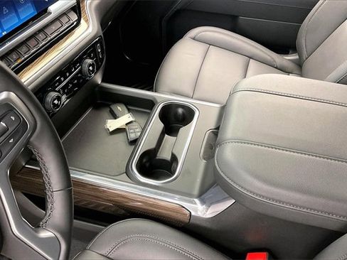 Certified 2025 Chevrolet Silverado 3500 LT image 15