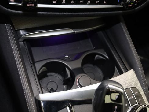 Used 2020 BMW M550i xDrive w/ Premium Package image 32