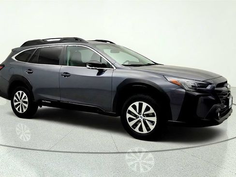Used 2023 Subaru Outback Premium AWD/4WD image 3