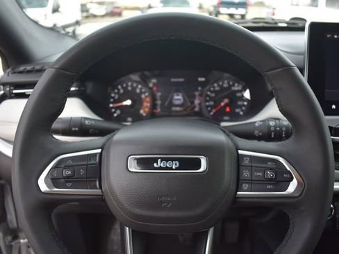Used 2025 Jeep Compass Limited AWD/4WD image 29