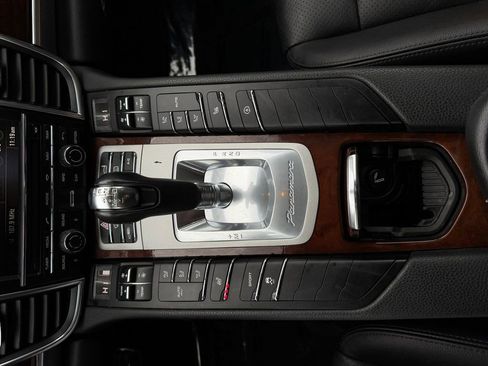 Used 2014 Porsche Panamera 4 image 19