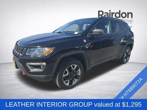 Used 2017 Jeep Compass Trailhawk w/ Leather Interior Group AWD/4WD image 3