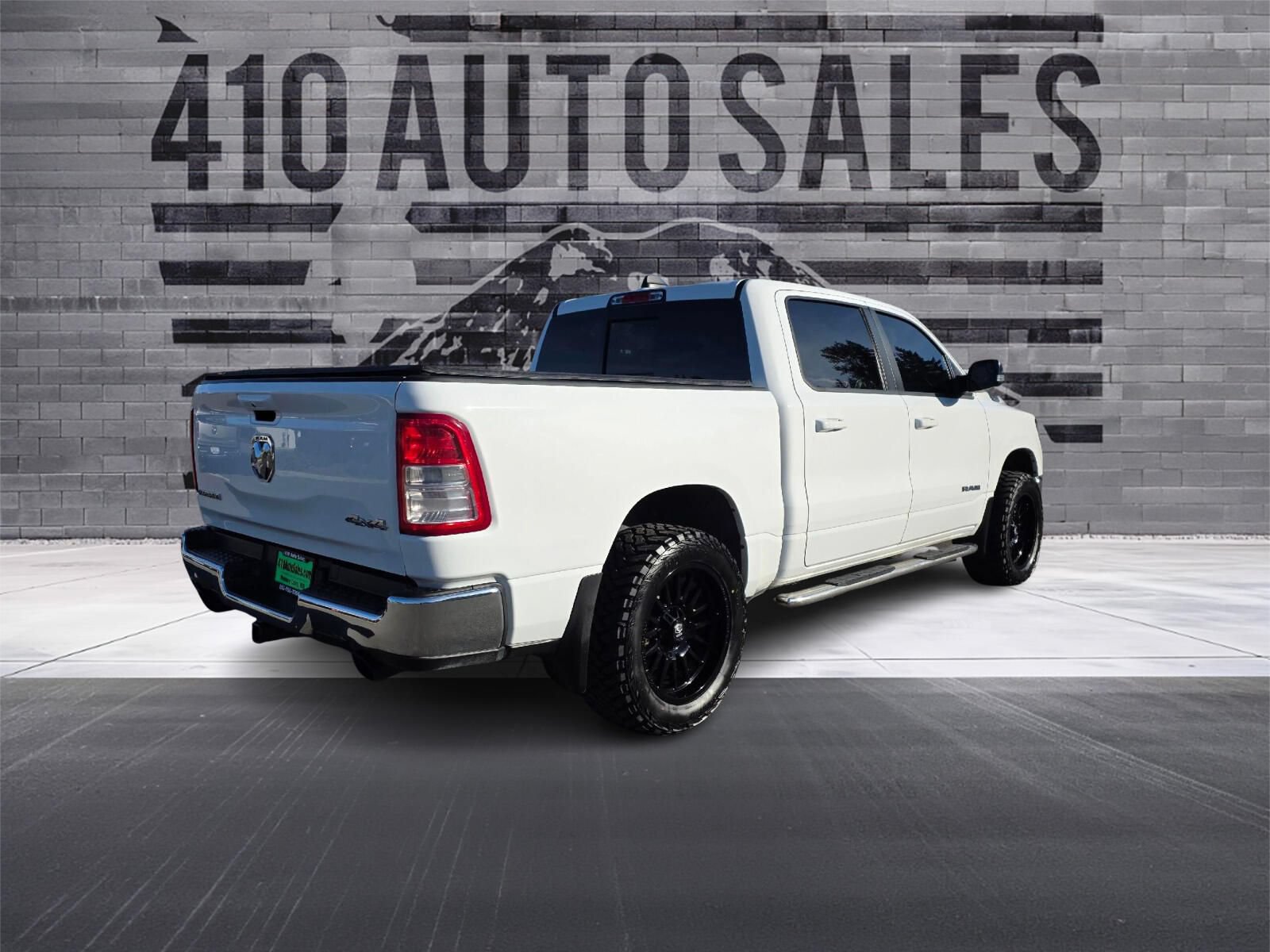 Used 2022 RAM 1500 Big Horn AWD/4WD image 3