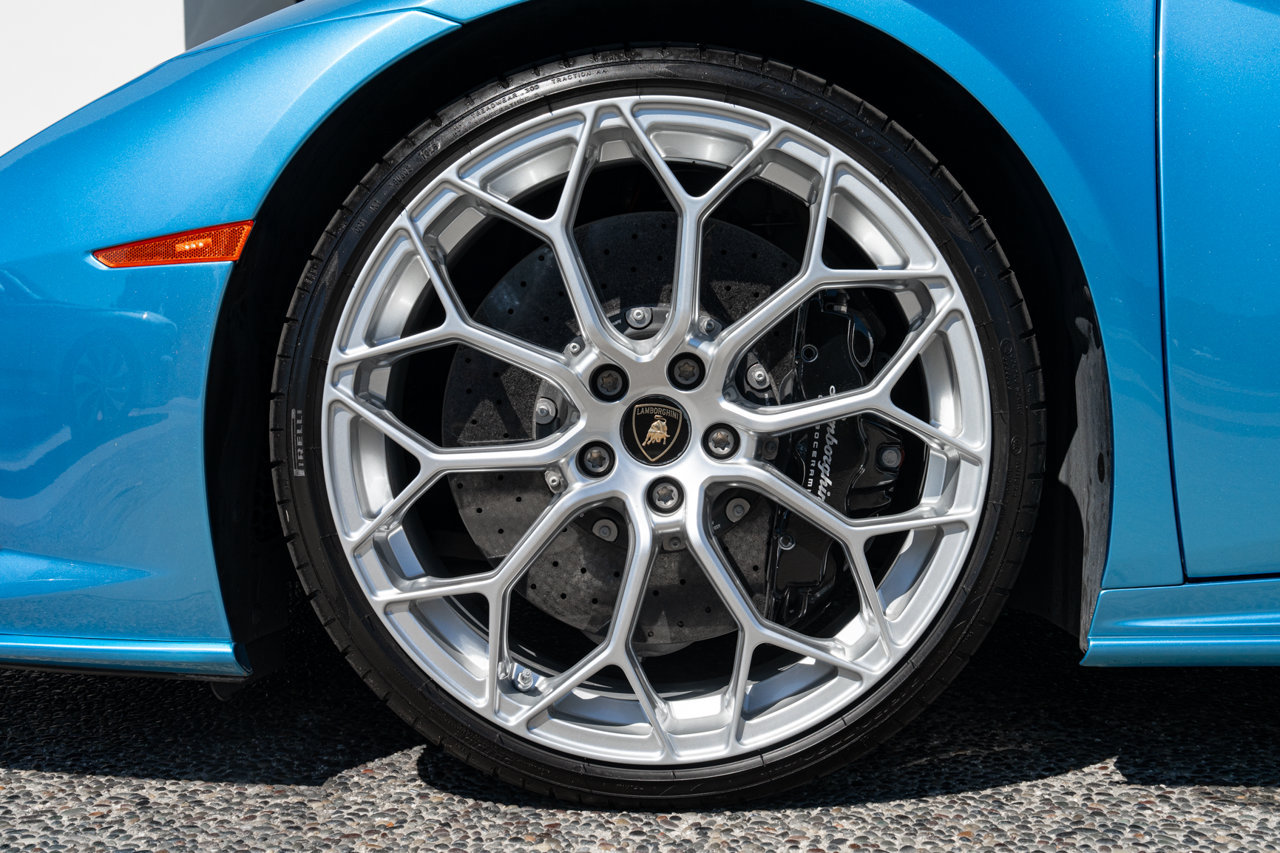 Used 2023 Lamborghini Huracan EVO RWD image 9
