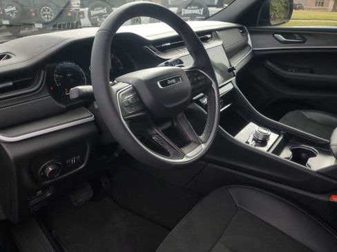 New 2026 Jeep Grand Cherokee Altitude AWD/4WD image 15