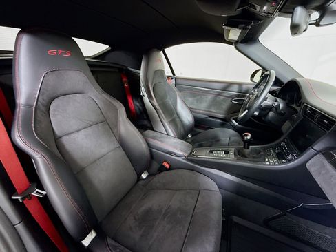Certified 2019 Porsche 911 Carrera 4 GTS image 26