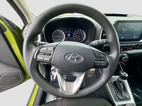 Used 2020 Hyundai Venue SEL image 11