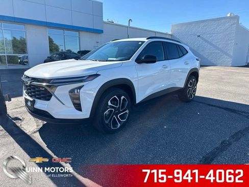 Used 2025 Chevrolet Trax RS w/ Driver Confidence Package FWD image 1