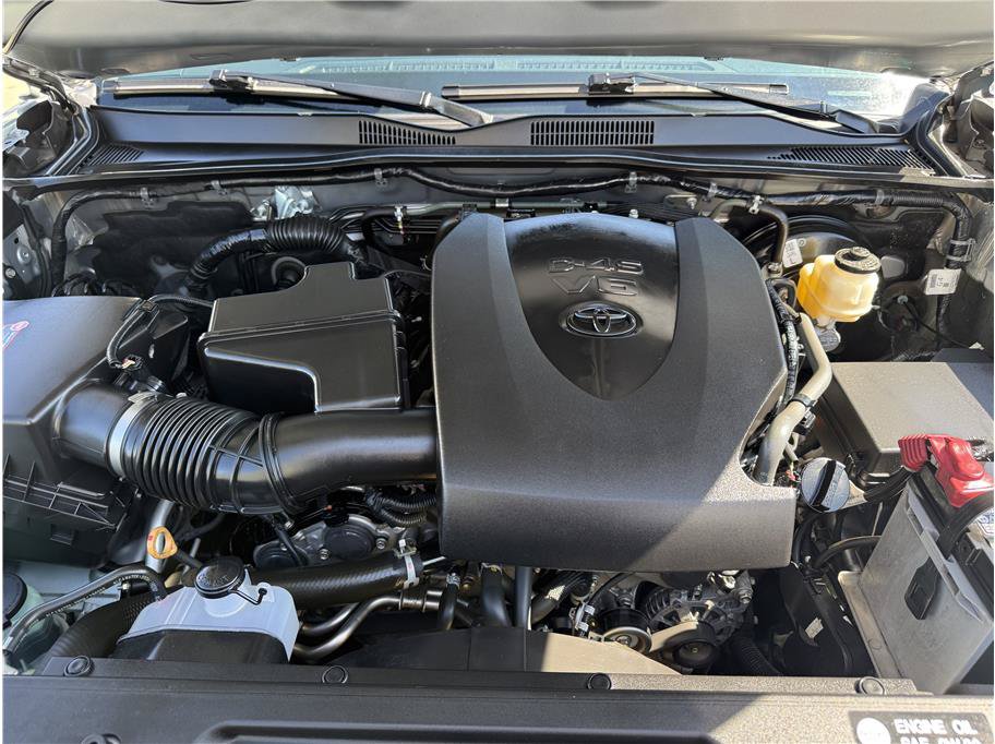 Used 2019 Toyota Tacoma Limited AWD/4WD image 33
