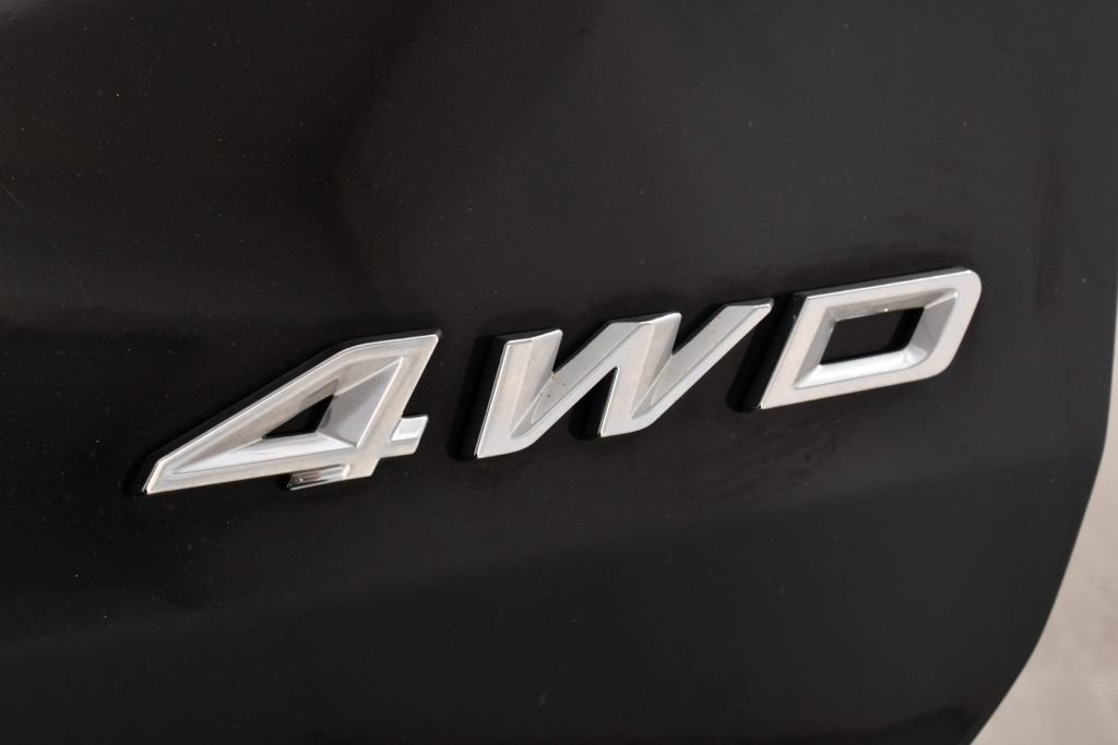 Used 2024 Ford Explorer XLT w/ Equipment Group 202A AWD/4WD image 22