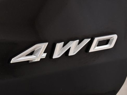 Used 2024 Ford Explorer XLT w/ Equipment Group 202A AWD/4WD image 22