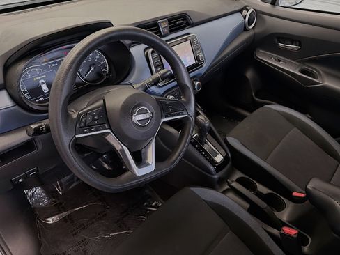 Used 2025 Nissan Versa SV image 7