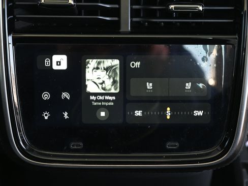 Used 2025 Rivian R1T Adventure image 25