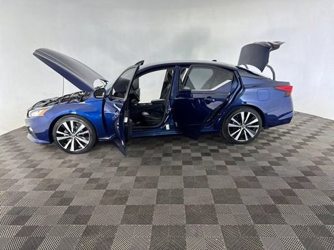 Used 2021 Nissan Altima 2.5 SR FWD image 9