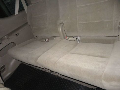 Used 2005 Toyota Sequoia SR5 AWD/4WD image 29