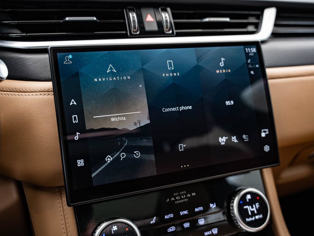 Used 2023 Jaguar F-PACE S AWD/4WD image 32