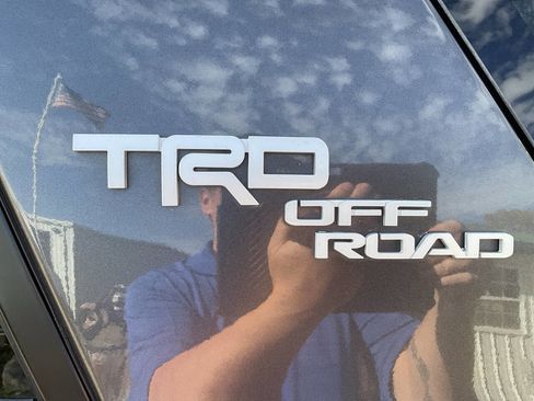 Used 2018 Toyota 4Runner TRD Off-Road Premium image 13