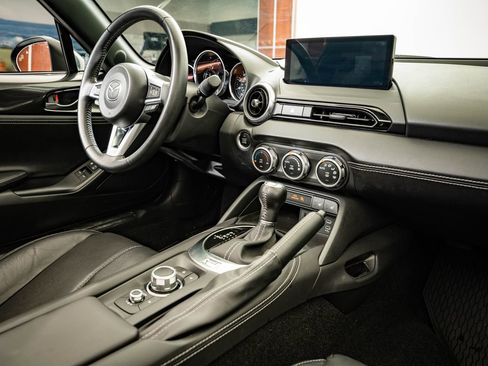 Used 2024 MAZDA MX-5 Miata RF Grand Touring RWD image 44