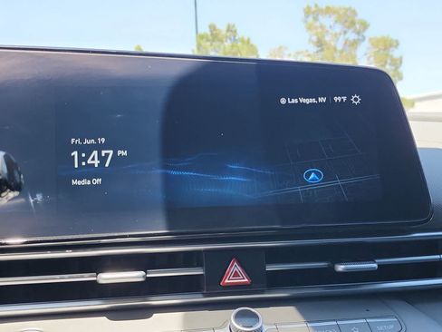Used 2024 Hyundai Elantra SEL FWD image 27