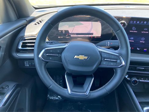 Used 2026 Chevrolet Traverse LT AWD/4WD image 23
