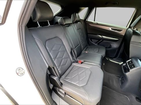 Used 2024 Volkswagen Atlas Cross Sport SE FWD image 21
