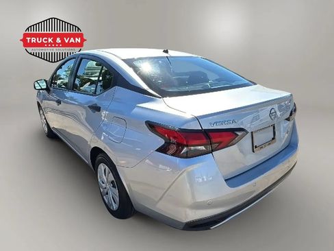 Used 2025 Nissan Versa S FWD image 3