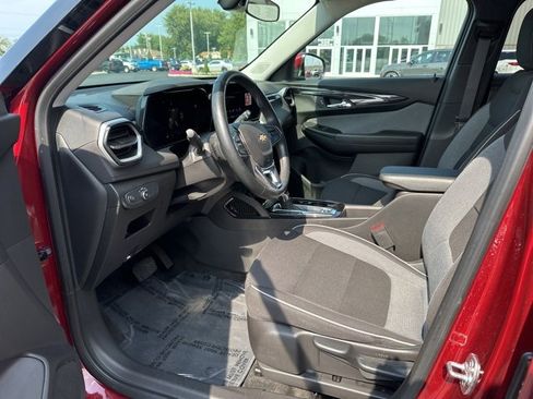 Used 2024 Chevrolet TrailBlazer LT w/ LT Cold Weather Package image 29
