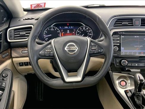 Used 2017 Nissan Maxima Platinum w/ Medallion Package image 5