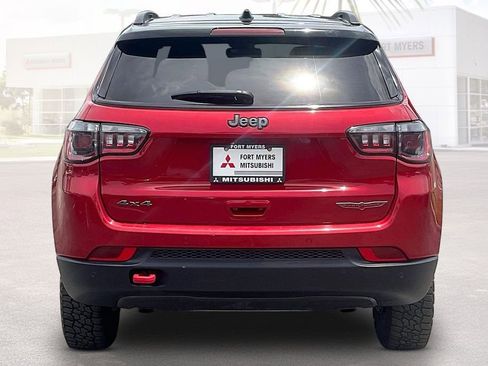 Used 2025 Jeep Compass Trailhawk AWD/4WD image 19