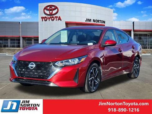 Used 2024 Nissan Sentra SV image 3