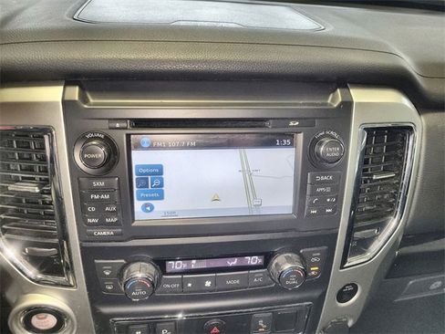 Used 2018 Nissan Titan SV w/ SV Convenience Package image 18