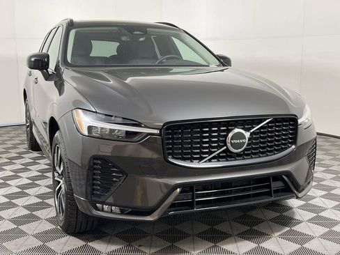 Certified 2025 Volvo XC60 B5 Core w/ Climate Package image 4