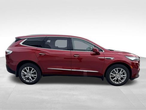 Used 2023 Buick Enclave Essence w/ Experience Buick Package FWD image 4