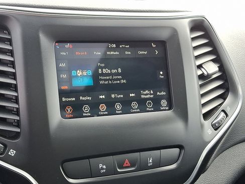 Certified 2021 Jeep Cherokee Latitude Plus w/ Sun & Sound Group image 17