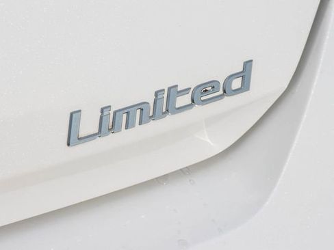 New 2026 Hyundai Elantra Limited FWD image 8