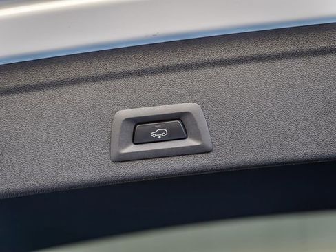 Used 2021 BMW X6 xDrive40i w/ M Sport Package image 13