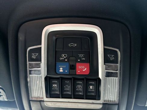 Used 2023 RAM 1500 Limited AWD/4WD image 17