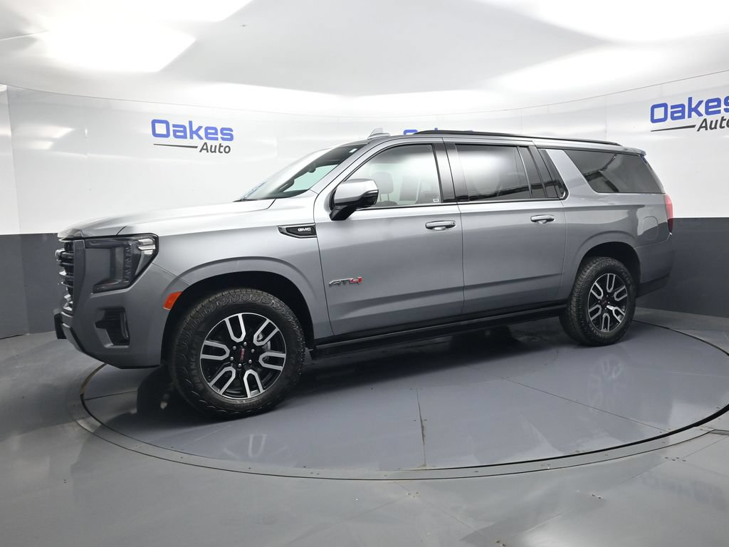 Used 2023 GMC Yukon XL AT4 w/ Technology Package AWD/4WD image 4