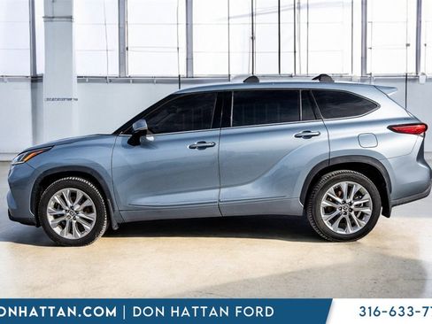 Used 2022 Toyota Highlander Limited image 2