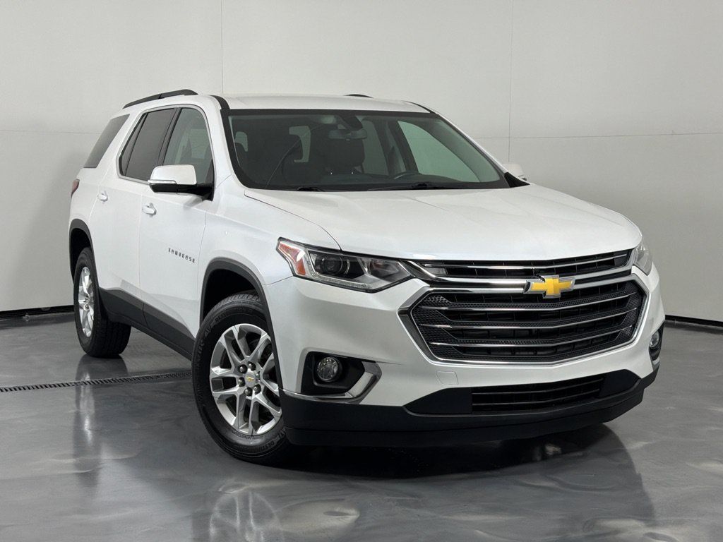 Used 2019 Chevrolet Traverse LT FWD image 2