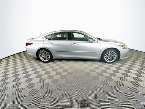 Used 2023 Lexus ES 300h w/ Accessory Package (Z1) FWD image 11