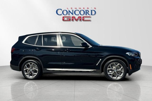 Used 2022 BMW X3 xDrive30i w/ Convenience Package AWD/4WD image 3