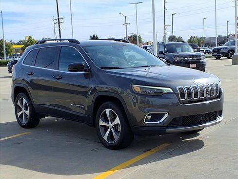 Used 2022 Jeep Cherokee Limited AWD/4WD image 6