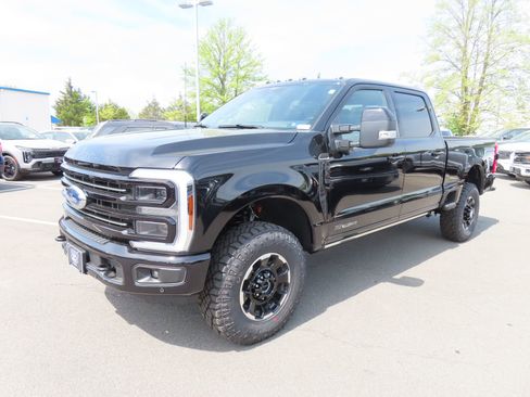 New 2026 Ford F250 Platinum AWD/4WD image 3