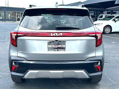 Used 2025 Kia Seltos S FWD image 7