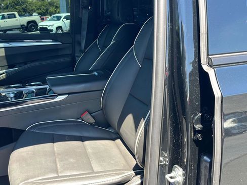 Used 2025 Cadillac Escalade Sport w/ Touring Package AWD/4WD image 15