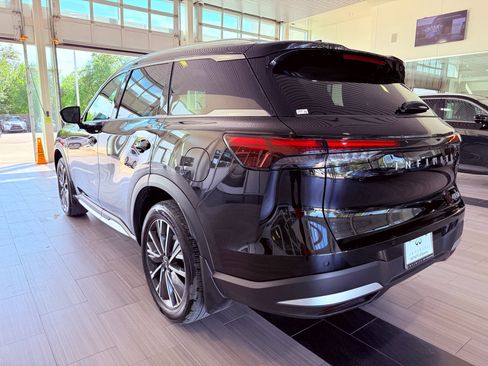 Certified 2026 INFINITI QX60 Luxe w/ Cargo Package FWD image 7